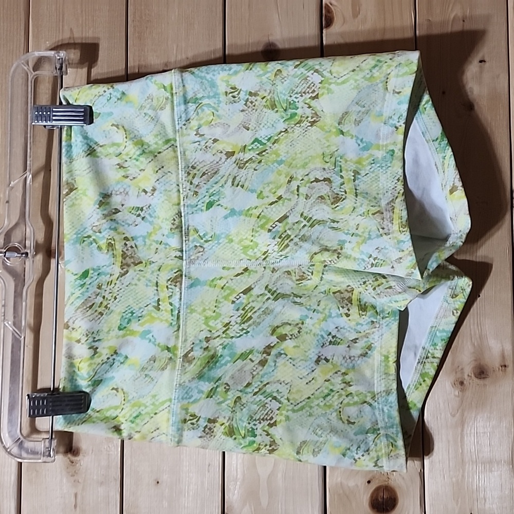 Fleo Activewear Shorts Size Small